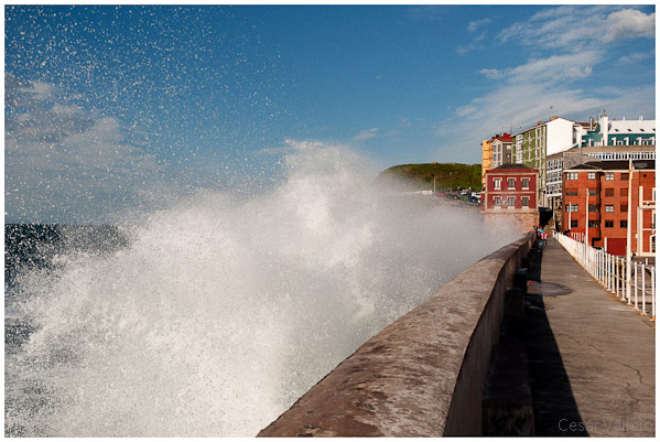 El rompeolas